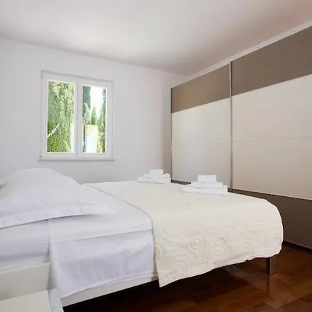 Nina - Two-bedroom With Balcony And Sea View Ora Ac Apartment