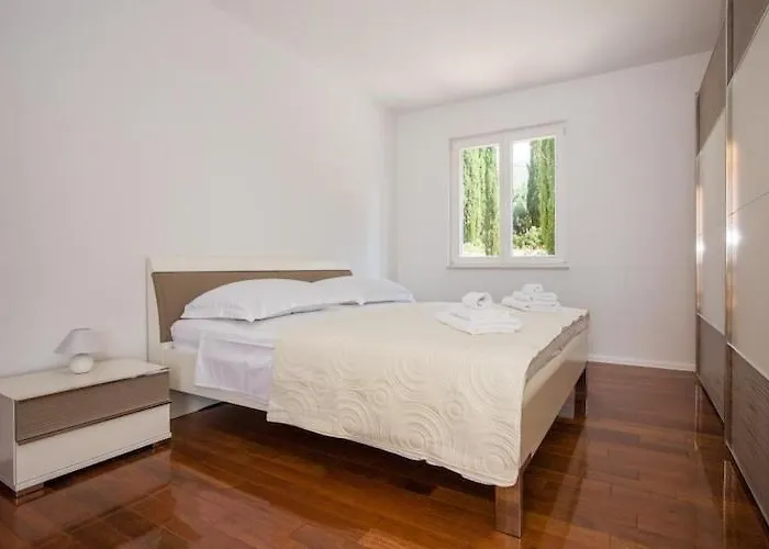 Nina - Two-bedroom With Balcony And Sea View Ora Ac *